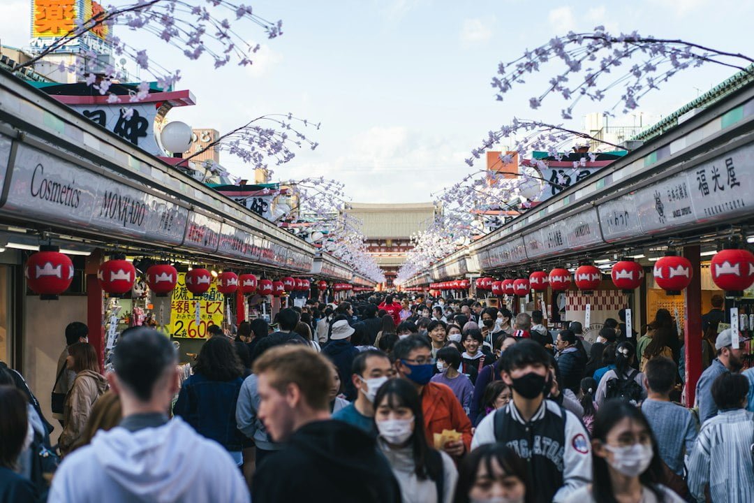 Discovering the Beauty and History of Sensō-ji Temple: A Must-Visit Destination in Tokyo