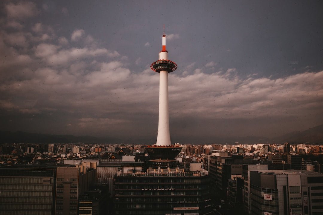 Kyoto Tower: A Spectacular Landmark Offering Breathtaking Views of the City