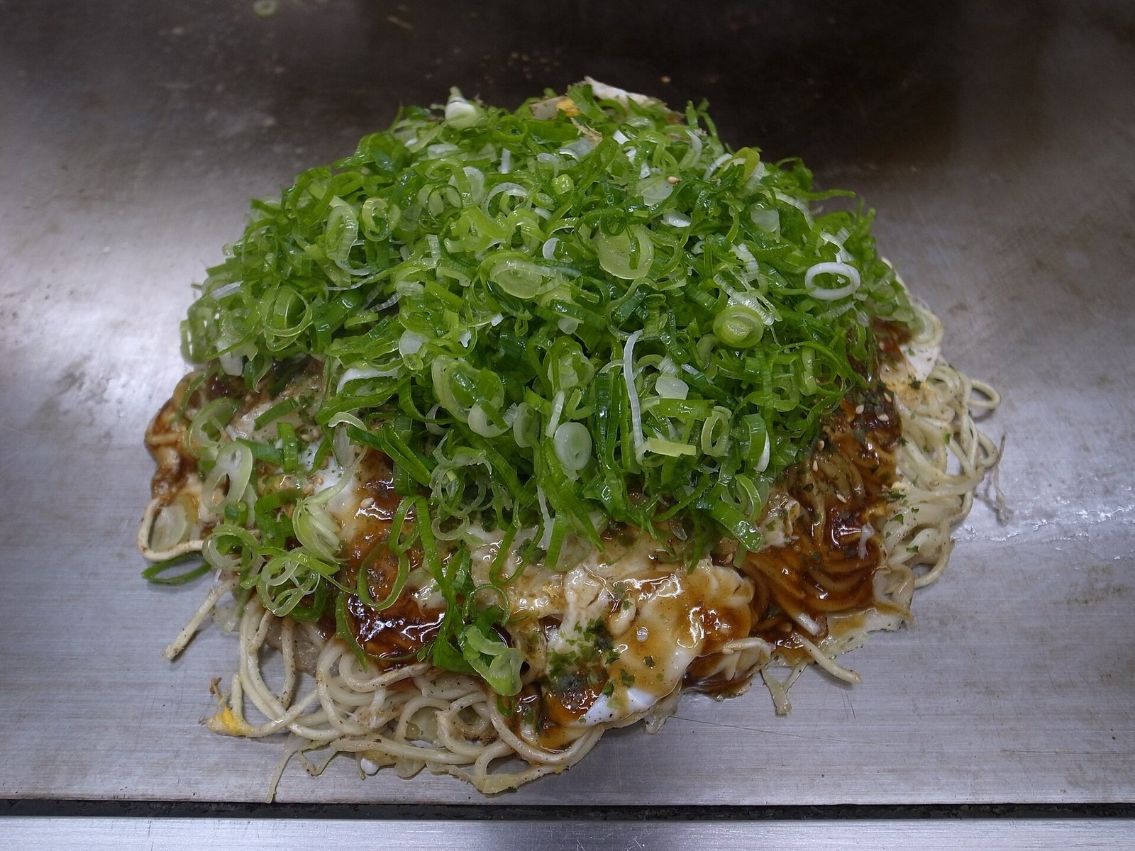 Hiroshima Okonomiyaki Guide (2026): Where to Eat, How to Order