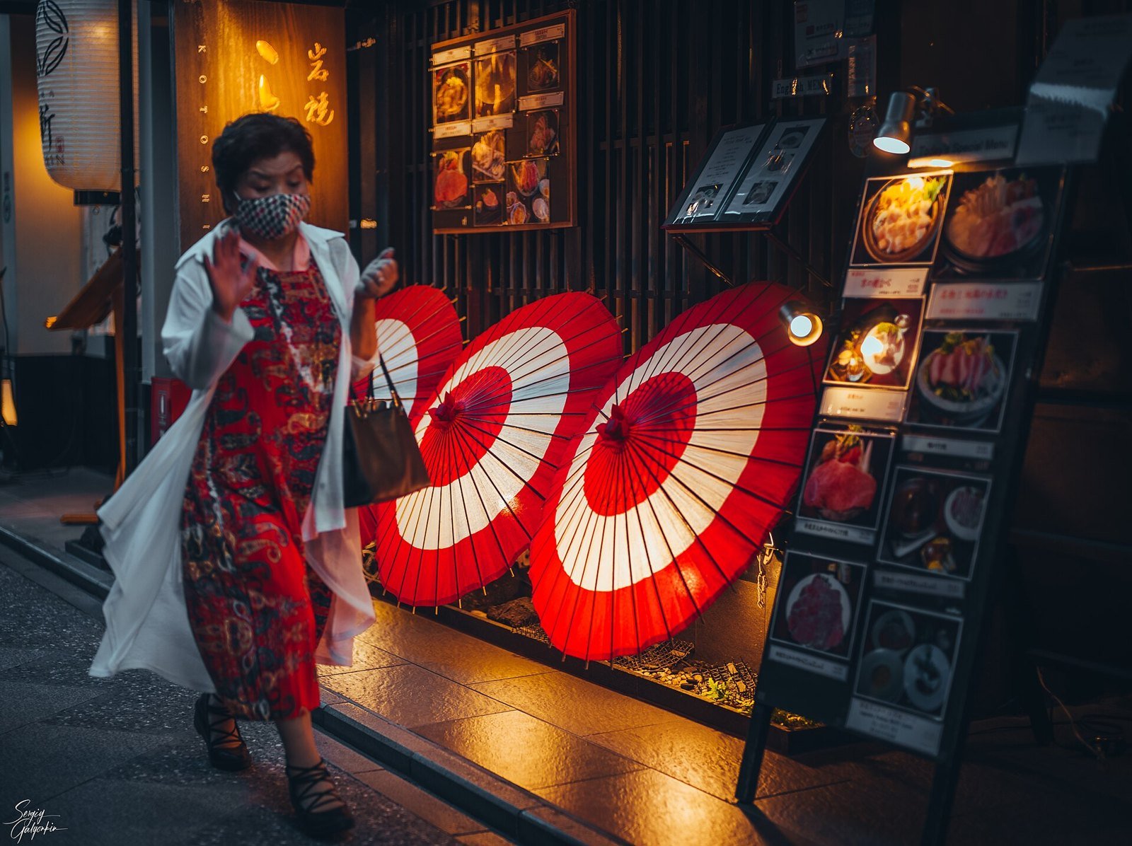 Pontocho alley in Kyoto at night